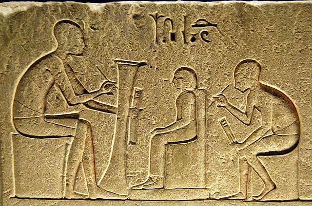 On what does the effectiveness of Egyptian love magic depend?
